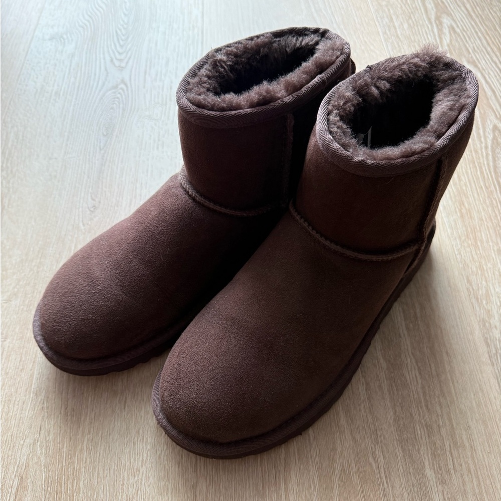 UGG Classic II Mini Boots - Brown